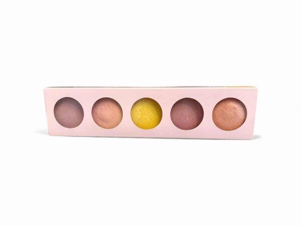 Rožinė macarons dėžutė su langeliu, 1vnt